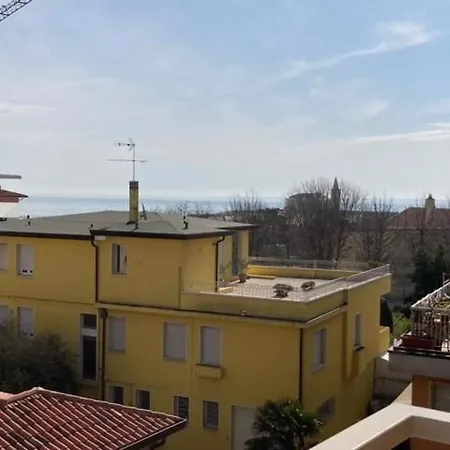 Commerciale - Agenzia Arcobaleno